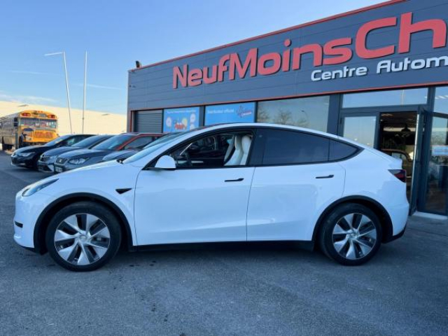 TESLA MODEL Y Propulsion MY2022 + Intérieur Premium noir et blanc + TVA Recuperable