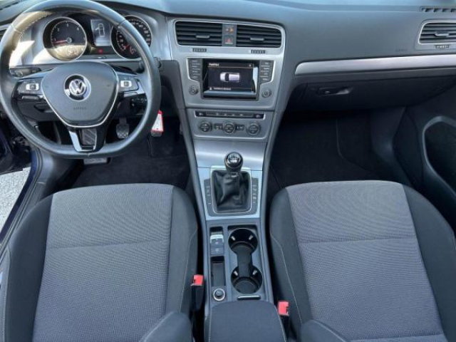 VOLKSWAGEN GOLF TrendLine 1.6 TDI BlueMotion 105cv 1ère Main + Toit ouvrant électrique + GPS