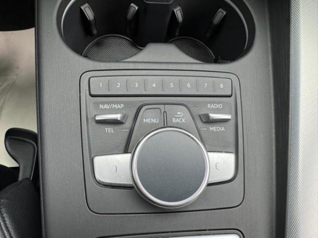 AUDI A4 AVANT S line 2.0 TDI 150cv S-tronic + TOIT PANO + Bang & Olufsen + CAMERA DE RECUL + ATTELAGE ELEC