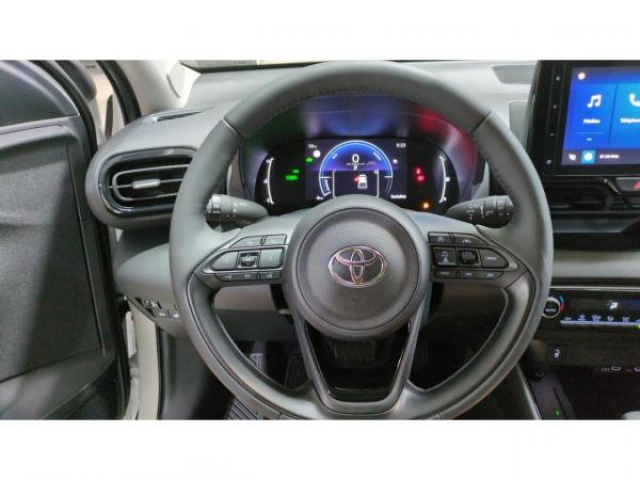 TOYOTA YARIS DESIGN Hybrid 116cv BVA e-CVT + Chargeur smartphone par induction + PACK HIVER + NEUF 0KM