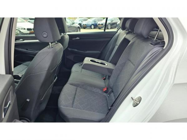 VOLKSWAGEN GOLF Life 1.5 TSI 130cv + Pack Travel Assist + Discover Pro