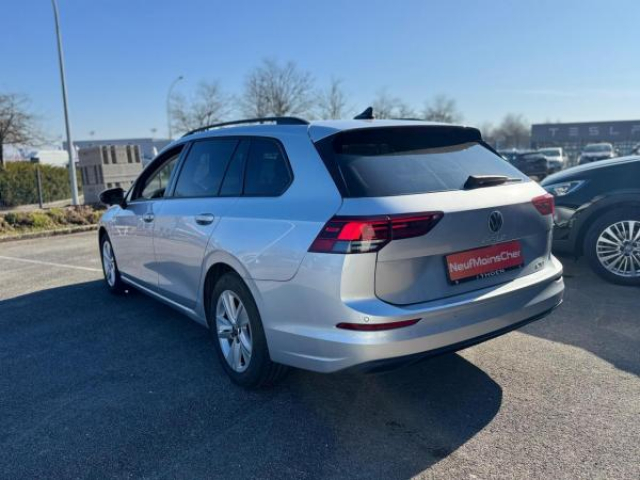 VOLKSWAGEN Golf SW LIFE 1.0 eTSI 110cv DSG7 + Caméra de recul  + Vitres arrière surteintées + RS