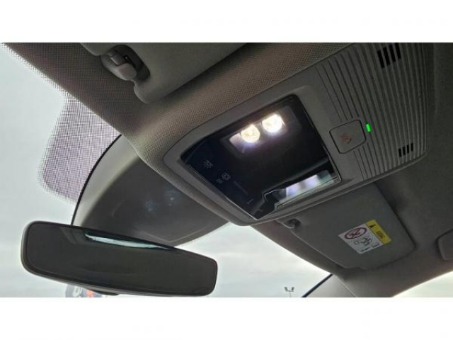 VOLKSWAGEN GOLF Life 1.5 TSI 130cv + Pack Travel Assist + Discover Pro