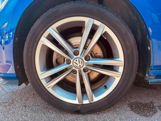 VOLKSWAGEN GOLF R-Line 1.5 TSI 150cv + LED Directionnels + Discover PRO + Digital Cockpit + Alarme