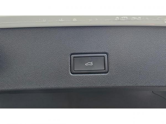 VOLKSWAGEN T-ROC R-Line 2.0 TDI 150cv DSG7 + Matrix LED + Sieges Massant Chauffant + Alarme