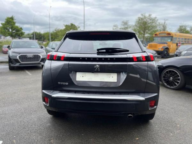 PEUGEOT 2008 Allure Pack 1.5 BlueHDi 130cv EAT8 +Sièges avant chauffants