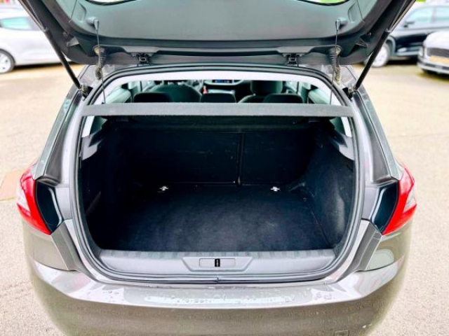 PEUGEOT 308 Active 1.5 BlueHDi 100cv + Sièges avant chauffants
