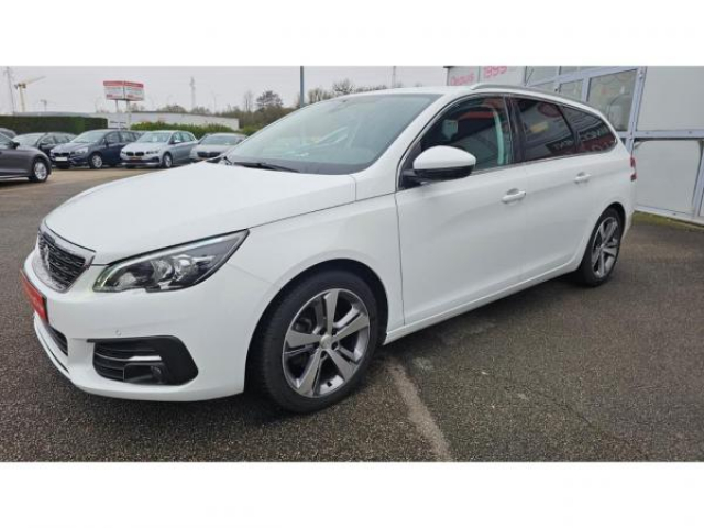PEUGEOT 308 SW Allure 1.2i PureTech 130cv EAT8 Entretien complet PEUGEOT à jour + Attelage + Jantes 17