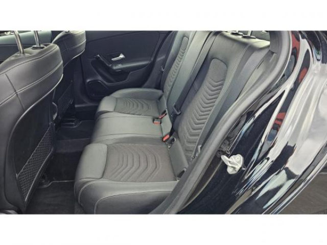 MERCEDES CLASSE A BERLINE Business Line 180D BV 7G-DCT Inclus CAMERA DE RECUL + CARPLAY