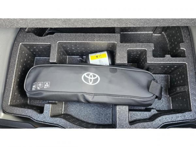 TOYOTA YARIS Design Hybrid 1.5L 116cv BVA e-CVT 1ere Main