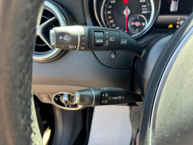 MERCEDES CLASSE CLA SHOOTING BRAKE Urban 220d 163cv 7G-DCT + Toit Panoramique + Pack Harman Kardon + Cuir + Carplay