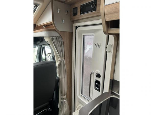 HYMER ML-T HYMER 570 4x4 V6 3.0l 419 CDi 190 CV BVA 7G-TRONIC TVA RECUPERABLE