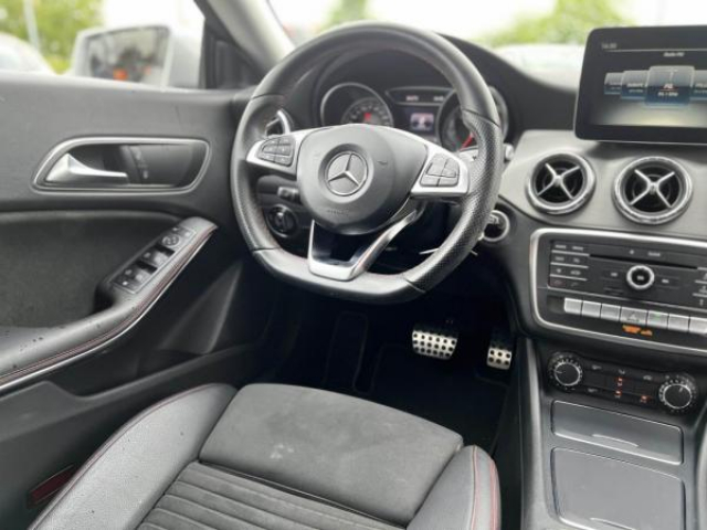 MERCEDES CLA SHOOTING BRAKE CLA 200D 136cv BV7G-DCT + Integration Smartphone + SimiliCuir