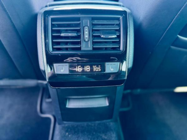 SKODA SUPERB COMBI Sportline 4x4 2.0 TDI 190cv DSG7 + Clim Tri-zone + Sièges av et ar chauffants + Volant Chauff