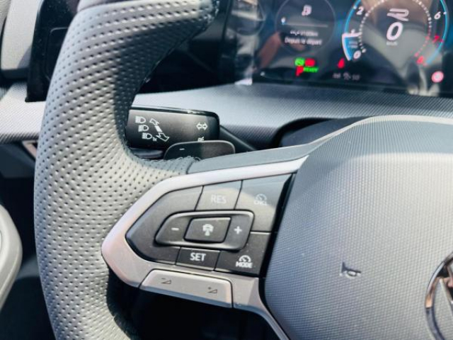 VOLKSWAGEN GOLF R-Line 1.5 eTSI 150cv DSG7 + Matrix LED + Toit Ouvrant + Camera 360 + NEUF 0KM