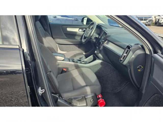 VOLVO XC40 Momentum D3 150cv BVA Geartronic 8 + Pack Hiver + Camera de recul + Navigation