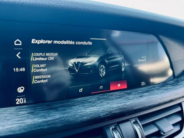 ALFA ROMEO STELVIO Super Pack Linea Rossa 2.2D 160cv BVA + Sellerie simili cuir + Vitres arrière surteinté