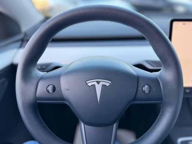 TESLA MODEL Y Propulsion MY2022 + Intérieur Premium noir et blanc + TVA Recuperable