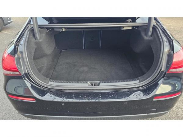 MERCEDES CLASSE A BERLINE BUSINESS LINE 180d 7G-DCT inclus Caméra de recul + SimiliCuir ARTICO + Jantes 16