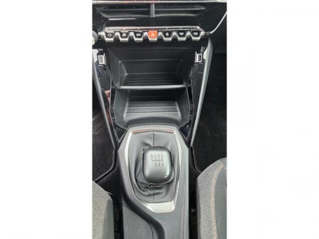 PEUGEOT 208 ACTIVE 1.5 BlueHDi 100cv + Navigation 3D + Aide au stationnement arrière