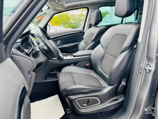 RENAULT ESPACE Intens 2.0 BluedCi 200cv EDC Pack 7 Places+Toit ouvrant panoramique+Attelage+Pack Hiver