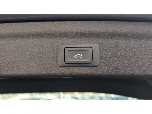 AUDI Q3 35 TDI 150cv S-tronic + Sellerie Cuir + Sieges AV Chauff + Virtual Cockpit + Hayon Elec + RS