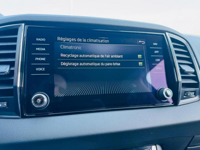 SKODA KAROQ AMBITION 1.5 TSI 150cv DSG7 + Pack Parking + Pack Design + Pack Hiver Plus