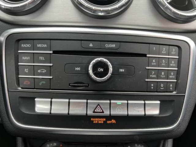 MERCEDES CLA SHOOTING BRAKE CLA 200D 136cv BV7G-DCT + Integration Smartphone + SimiliCuir