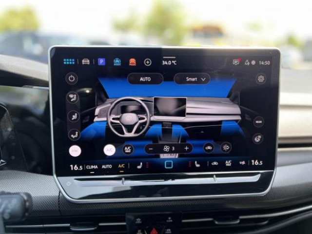 VOLKSWAGEN GOLF R-Line 2.0 TDI 150cv DSG7 + Toit panoramique + JA18 YORK + Pack Hiver + NEUF 0KM