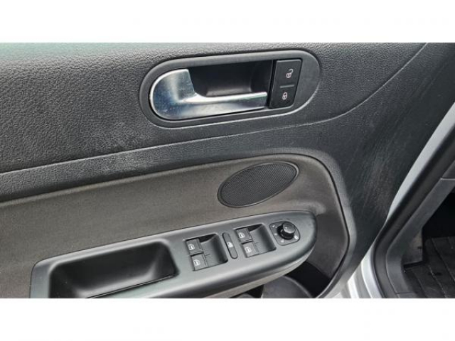 VOLKSWAGEN GOLF plus 1.6 TDI 105cv Team + Caméra de recul + Carplay