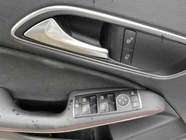 MERCEDES CLA SHOOTING BRAKE CLA 200D 136cv BV7G-DCT + Integration Smartphone + SimiliCuir