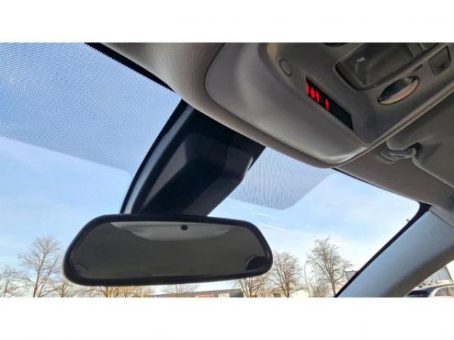 PEUGEOT 308 Active 1.5 BlueHDi 130cv + Camera de recul + Navigation 3D + Antibrouillard AV