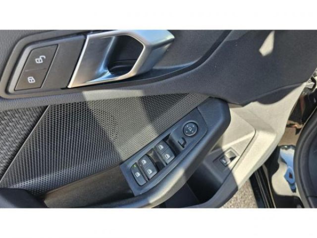 BMW SERIE 1 Advantage Pack Business 116d + Navigation Pro + Attelage Amovible