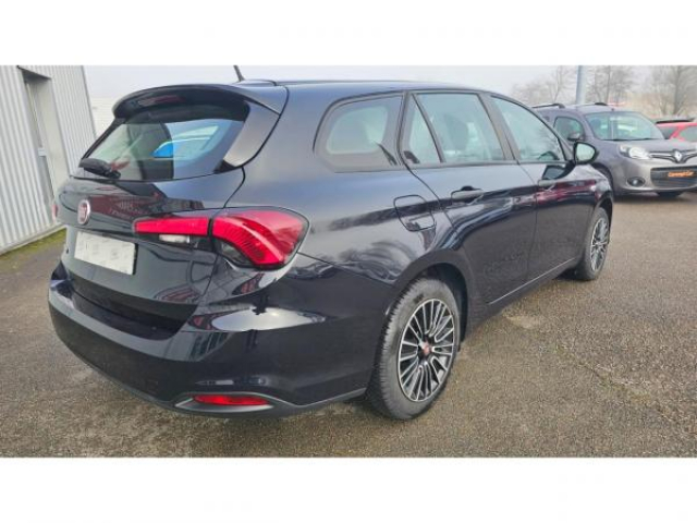 FIAT TIPO SW 1.0 FireFly Turbo 100cv + Système de Navigation