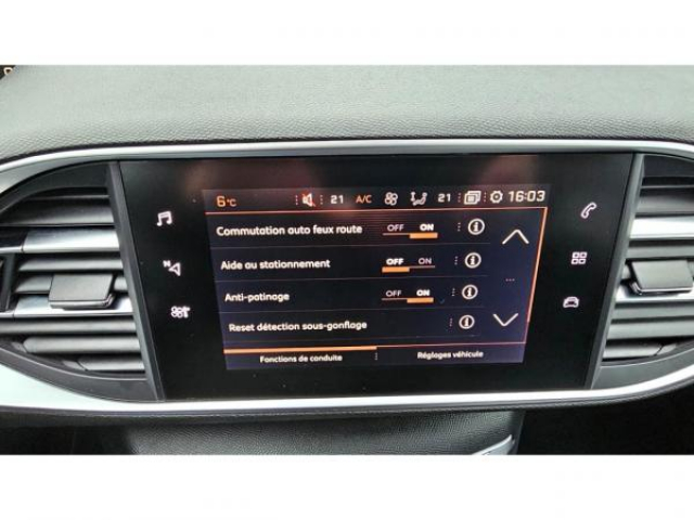 PEUGEOT 308 SW Allure 1.2i PureTech 130cv EAT8 Entretien complet PEUGEOT à jour + Attelage + Jantes 17