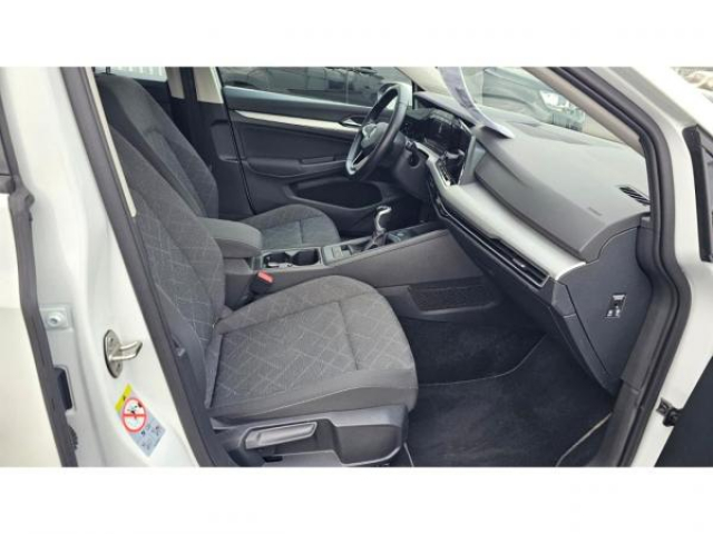 VOLKSWAGEN GOLF Life 1.5 TSI 130cv + Pack Travel Assist + Discover Pro