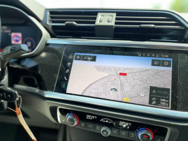 AUDI Q3 SPORTBACK 35 TDI 150cv  S-tronic Design + JA19 + MMI NAVIGATION +full led + Attelage