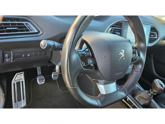 PEUGEOT 308 SW Tech Edition 1.5 BlueHDi 130cv + Attelage + Roue de Secours