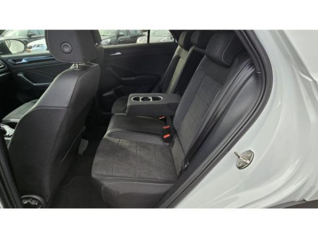 VOLKSWAGEN T-ROC R-LINE 2.0 TDI 150cv DSG7 + ATTELAGE AMOVIBLE + SIEGE ERGOACTIVE CHAUFFANT + MASSANT COTE CONDUCTEUR