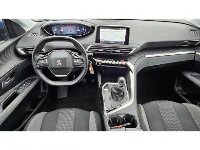 PEUGEOT 3008 Active 1.5 BlueHDi 130cv + Pack City 1 + Barre de toit + Navigation 3D