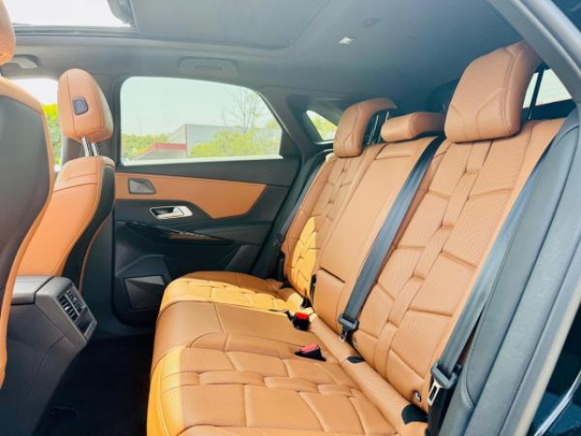 DS DS 7 CROSSBACK So Chic 1.5 BlueHDi 130cv EAT8 Inspiration OPERA + Toit pano + Hifi Focal + Night Vision + Led