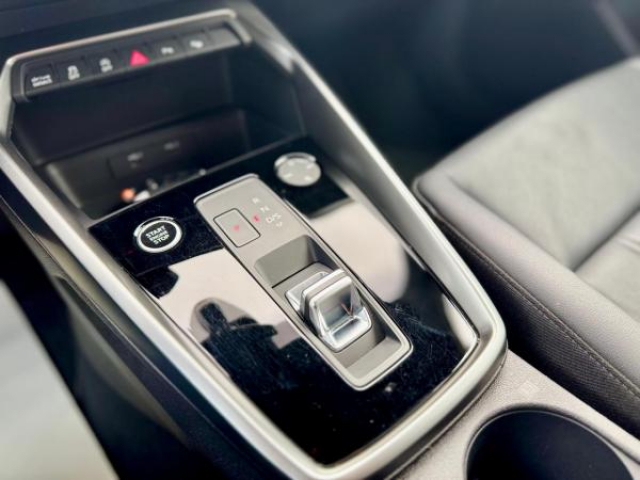 AUDI A3 berline Business Line 35 TDI 150cv S-tronic + Audi Sound System + Virtual cockpit plus + Cuir + Carplay
