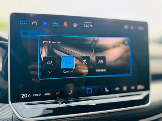 VOLKSWAGEN GOLF R-Line 1.5 eTSI 150cv DSG7 + Matrix LED + Toit Ouvrant + Camera 360 + NEUF 0KM