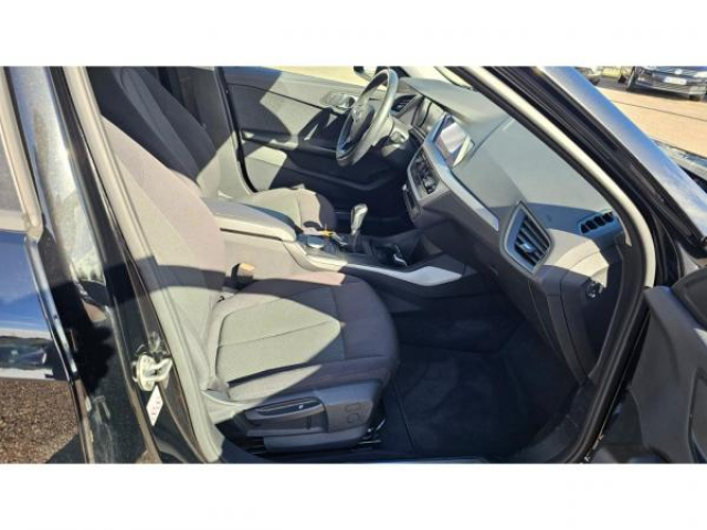 BMW SERIE 1 Advantage Pack Business 116d + Navigation Pro + Attelage Amovible