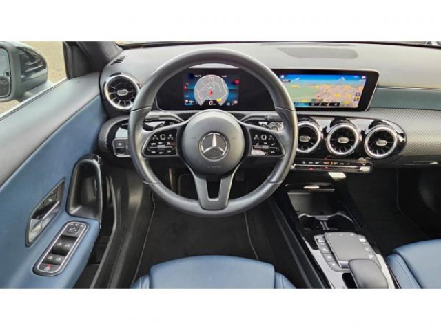 MERCEDES CLASSE A BERLINE BUSINESS LINE 180d 7G-DCT inclus Caméra de recul + SimiliCuir ARTICO + Jantes 16