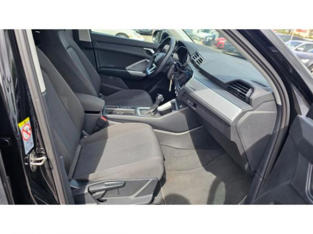 AUDI Q3 Business 35 TDI 150cv S-tronic + Audi smartphone interface + Hayon electrique + JA 19