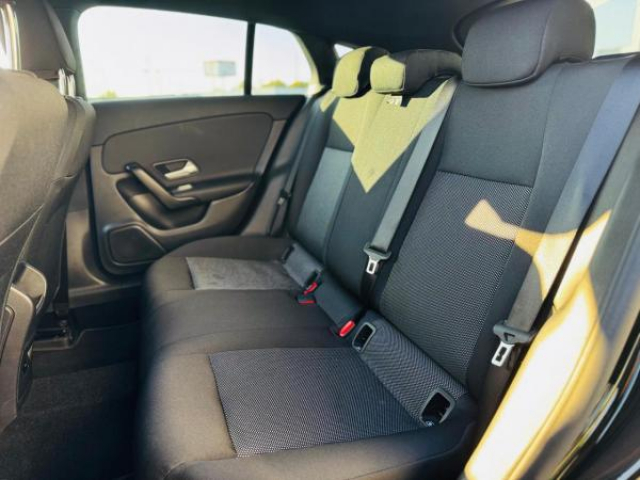 MERCEDES CLA SHOOTING BRAKE Business Line 180d 8G-DCT + Carplay + Jantes 19 + Sièges av chauffants + Vitres AR Surteinte