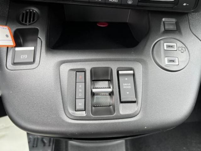 CITROEN BERLINGO Max VP M 1.5 BlueHDi 130cv EAT8 + Drive Pack + Navigation et Mirror Screen + NEUF 0KM