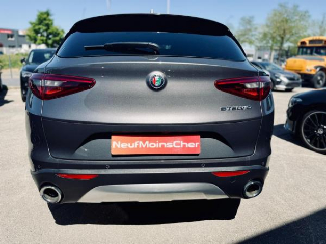 ALFA ROMEO STELVIO Super Pack Linea Rossa 2.2D 160cv BVA + Sellerie simili cuir + Vitres arrière surteinté