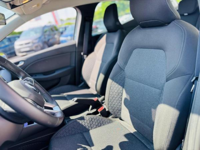 RENAULT CLIO Equilibre 1.0 Tce 90cv + Pack Navigation avec Radio Numérique DAB et Carplay + RS